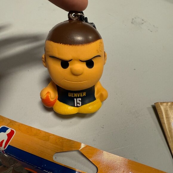 NBA Squeezy Mates Series 4 Basketball Mystery Pack - Picture 3 of 6